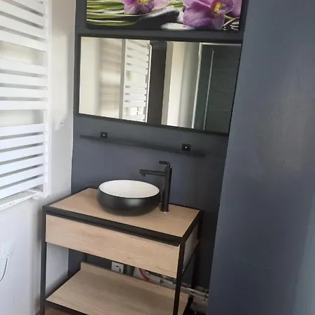 Evelyne شقة تارْب